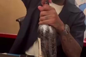 什么時(shí)候再來？安東尼此前中國行，在上海開了一瓶83年的拉菲~