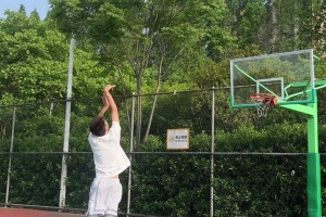 楊毅：小卡健康時(shí)也沒多厲害 大多數(shù)還是不健康 作為爭(zhēng)冠核心讓人失望