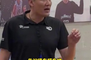 CBA八冠中鋒蘇偉開班傳授低位技巧 學(xué)員馬上就學(xué)會了????