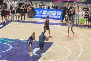 節(jié)目效果拉滿！程鑫凱穿普爾球衣單防追夢，追夢一路碾至籃下得分