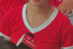 贛超靚麗風(fēng)景線！贛州球迷方陣女啦啦隊(duì)長真甜到我了??