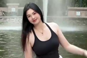 籃球界微胖女神！??一身背心的野球場(chǎng)肘姐，盡顯豐滿身材！