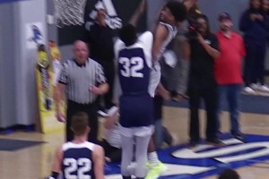 當(dāng)年也是憑炸裂天賦爆火??杰倫-格林高中滑翔殘暴隔扣大中鋒！