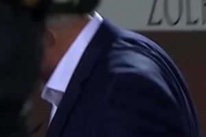 玩嗨了！穆里尼奧回歸本菲卡首秀，場(chǎng)邊上演撲球動(dòng)作