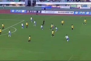 這腳真強！內(nèi)蒙超驚現(xiàn)貝克漢姆式中場吊射破門