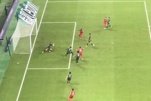 散裝防線？實拍：伴隨噓聲，萊昂納多敲開國安大門，工體一片嘩然