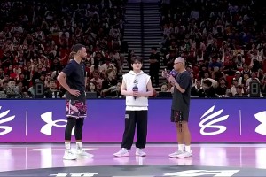 被網(wǎng)友瘋狂吐槽！去年庫里中國行，主辦方讓一個(gè)日本人教庫里說中文