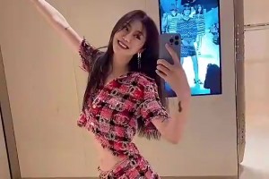 開拓者舉辦球迷派對歡迎利拉德“回家”，楊瀚森現(xiàn)場與利拉德?lián)肀? >
                                        </div>
                                    </div>
                                                                        <div   id=