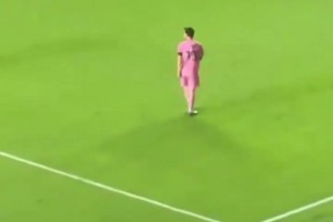 看一次少一次！看臺視角看：梅西經(jīng)典中路爆破！