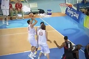 極致體驗！小加索爾一個回合同時被詹韋科三人一起封蓋！