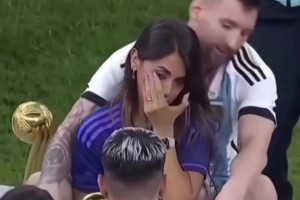 哪怕身邊放了一堆獎(jiǎng)杯，梅西的眼里只有安東內(nèi)拉??