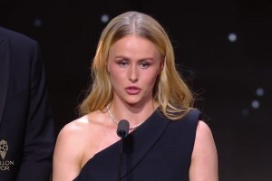 官方：切爾西、英格蘭女足門將漢娜-漢普頓獲得2025年女足雅辛獎(jiǎng)