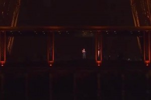 霸氣外露??2017年C羅在埃菲爾鐵塔上舉起金球獎