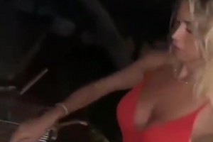 卡里烏斯老婆在烤肉時被一頓狂拍，得此老婆真是幸福美滿??