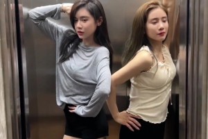 姐姐好看哈！美娜帶網(wǎng)友參觀自己老家的豪宅 姐姐出境~