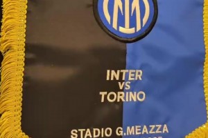 為了給隊(duì)友機(jī)會(huì)？?；倏嗣撘氯镜诙S被罰下，斯洛特看呆了！