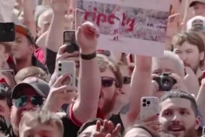 楊瀚森現(xiàn)身利拉德球迷見面會，利拉德來了一句標準中文：你好，Brother！??