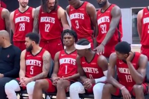 太陽隊(duì)媒體日布克和兩大新援杰倫格林狄龍布魯克斯一起拍攝定妝照