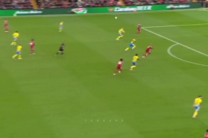 不接受反駁！基耶薩這卸球可以打滿分吧