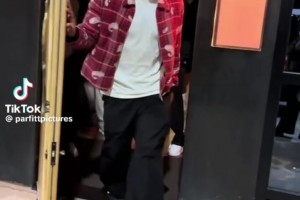 看完釋?xiě)训男α?！在孔蒂的世界里，尤文圖斯真的相當(dāng)重要！