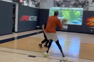 ????25年前的今天，史上最偉大的扣籃誕生了?。?！