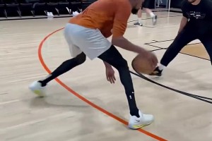 一起來(lái)感受下歐文的隊(duì)內(nèi)單挑吧！！學(xué)到多少就看自己了??