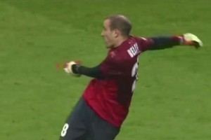 讓人印象深刻！帕拉西奧客串門將力保城門不失！