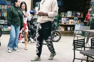 哪來的流浪漢？被拍到在加州逛街的小卡！感覺路人都沒認出來??！