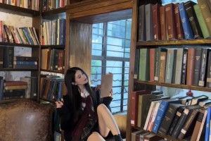 難怪霍姆格倫都愛(ài)看！美女網(wǎng)紅方圓這穿搭??是吧友們的菜嗎？