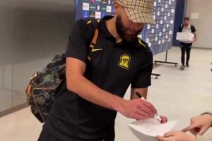 輸給勝利后，本澤馬有點(diǎn)生氣了：你是來消遣我的？