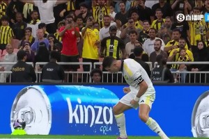 空中霸主！C羅前插門(mén)前頭球轟炸破門(mén)！攻入個(gè)人生涯第946球！