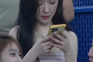 打幾分？中超場(chǎng)邊美女球迷，有沒(méi)有讓你心動(dòng)??