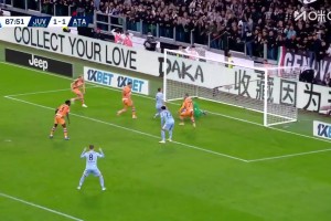 錯失絕殺！麥肯尼近距離打門太正，直接被門將沒收！