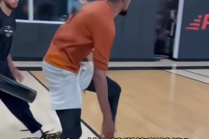 37歲還在進(jìn)步！杜蘭特訓(xùn)練展示最新單打跳步腳步！