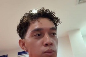 李小恒社媒：?? 在 Vako 努力工作的時(shí)候享用一些葡萄