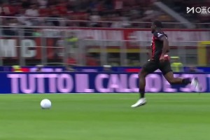 絕佳機(jī)會(huì)！普利西奇直塞撕破防線！福法納單刀左腳抽射打高了！