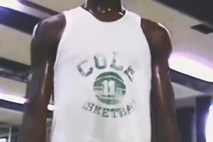 珍貴錄像帶??高中時期的奧尼爾，對籃框的摧殘真的太狠了！