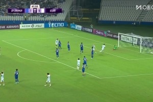 終于進(jìn)了！阿蘇埃凌空破門打破僵局，申花1-0領(lǐng)先蔚山