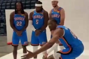 球霸實錘！哈登和科林斯在訓練中已經(jīng)開始培養(yǎng)默契了！