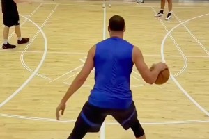 傷愈這么久了，克萊的右腿還是明顯細一圈??