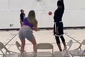 前CBA球員郭曉鵬：我不喜歡麥迪，他太TM裝X了，來(lái)CBA打我都費(fèi)勁