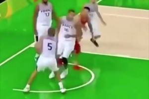 以牙還牙！當年阿聯(lián)被戈貝爾帽了以后，馬上連送兩記火鍋回擊！