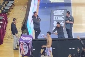 太熟了！巴薩球員賽前和恩里克敘舊！費蘭有點逗啊~