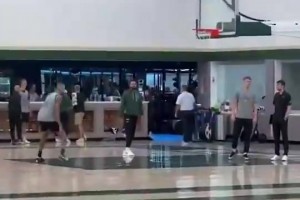 庫茲馬投籃訓練運球脫手，罰球線跳投一個比一個短！字母哥看了會想哭！