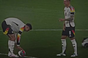 當(dāng)年是真的強(qiáng)！維爾茨7秒閃擊法蘭西，打得高盧雄雞摸不著頭腦！