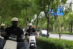 震驚！大鯊魚奧尼爾竟在中國虐待“電動(dòng)車”這輪胎質(zhì)量不錯(cuò)！