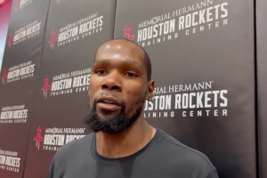 以后的生涯都將佩戴護(hù)目鏡！濃眉接受采訪，這眼睛紅得讓人心疼啊