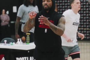 手感依舊絲滑！利拉德訓練營開練三分 球球空心可太好聽了??