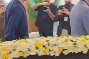 進(jìn)軍植發(fā)業(yè)！C羅和喬治娜現(xiàn)身自己新開(kāi)的植發(fā)診所??