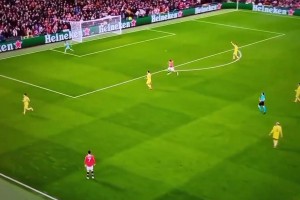 C羅沒想到！曼聯(lián)時(shí)期的卡瓦尼真是太拼了??